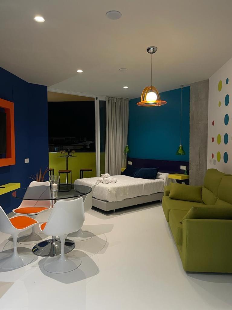 Lahola Glam Suites Torremolinos Extérieur photo