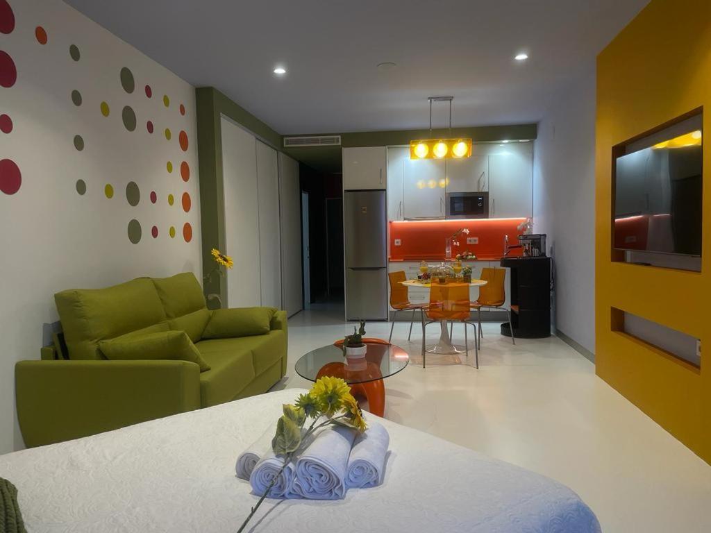 Lahola Glam Suites Torremolinos Extérieur photo